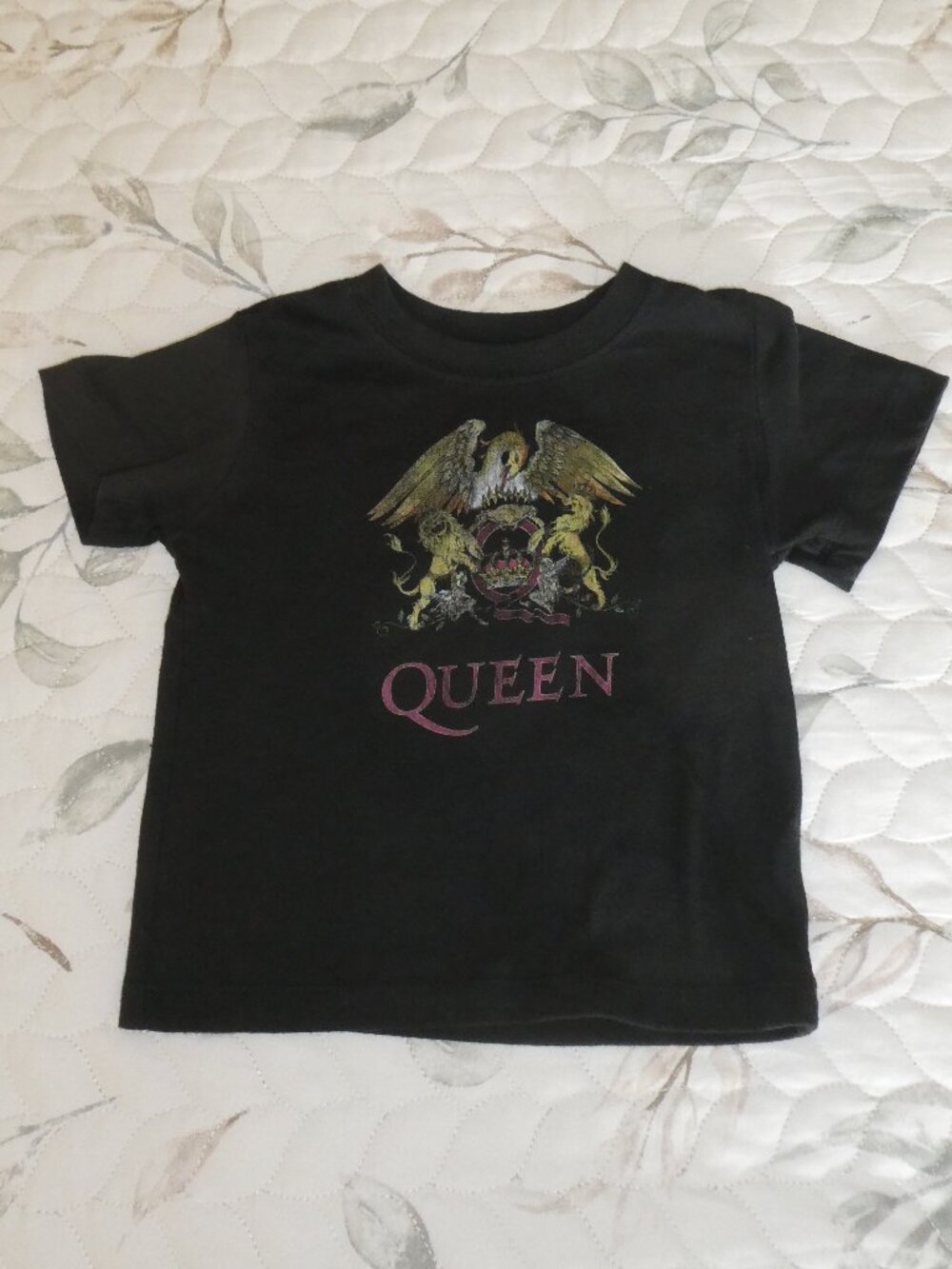 4/$20 Queen Official Merch Band T-shirt Unisex Size 18 months